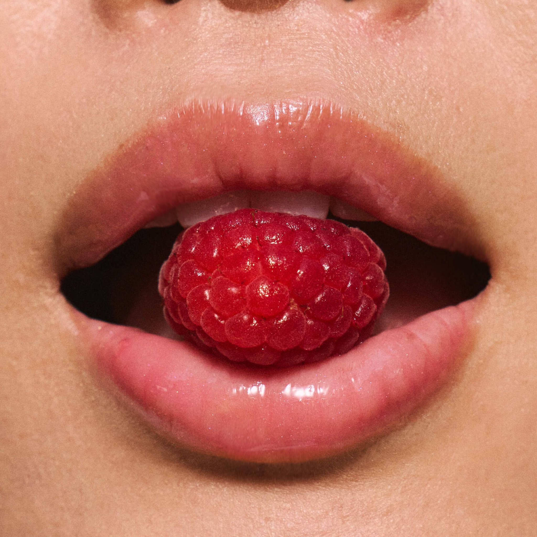 Hydrating Butter Gloss SPF30 Berry Bomb - LALICIOUS
